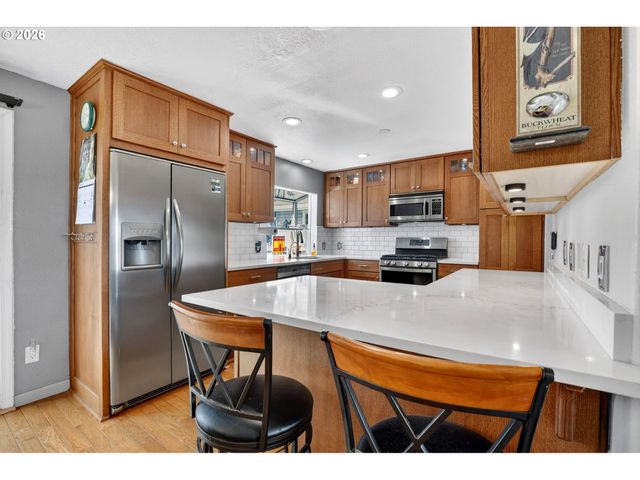 14275 Se HOLLY VIEW Ter, Damascus, OR 97089