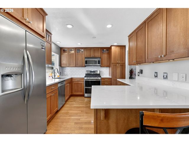 14275 Se HOLLY VIEW Ter, Damascus, OR 97089