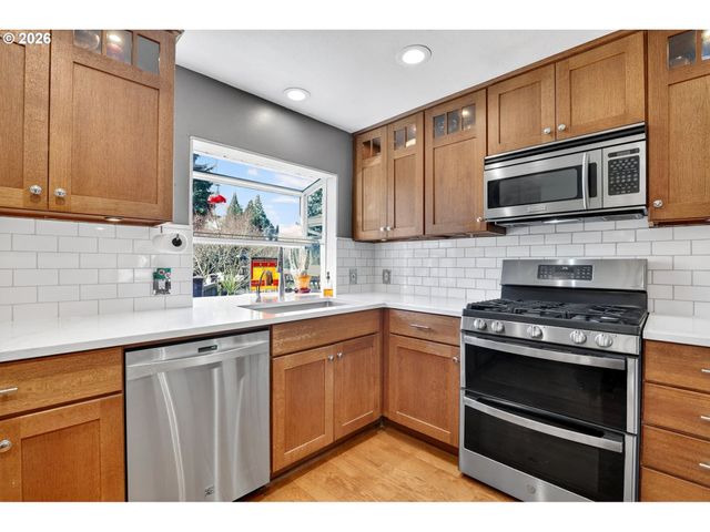 14275 Se HOLLY VIEW Ter, Damascus, OR 97089