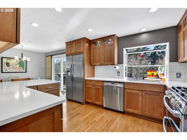 14275 Se HOLLY VIEW Ter, Damascus, OR 97089