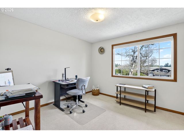 14275 Se HOLLY VIEW Ter, Damascus, OR 97089