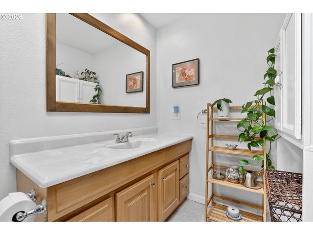 14275 Se HOLLY VIEW Ter, Damascus, OR 97089