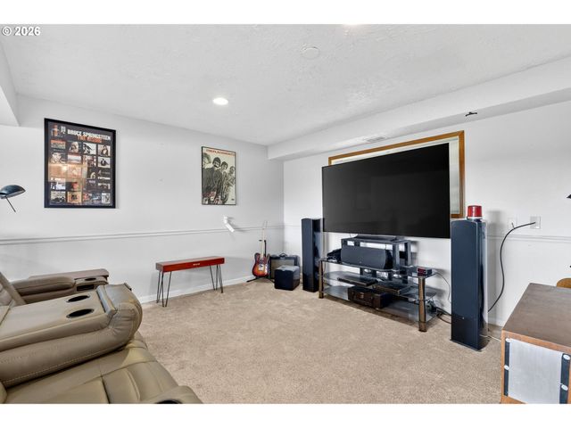 14275 Se HOLLY VIEW Ter, Damascus, OR 97089