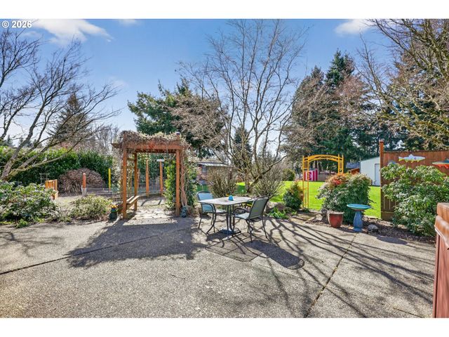 14275 Se HOLLY VIEW Ter, Damascus, OR 97089