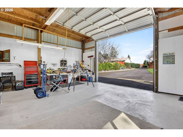 14275 Se HOLLY VIEW Ter, Damascus, OR 97089