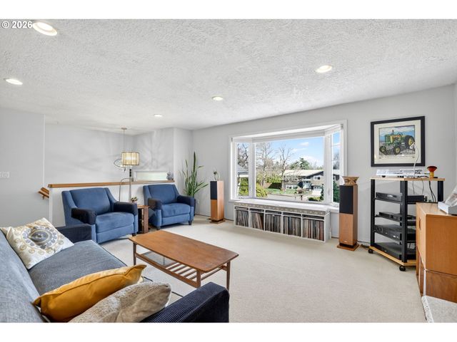 14275 Se HOLLY VIEW Ter, Damascus, OR 97089