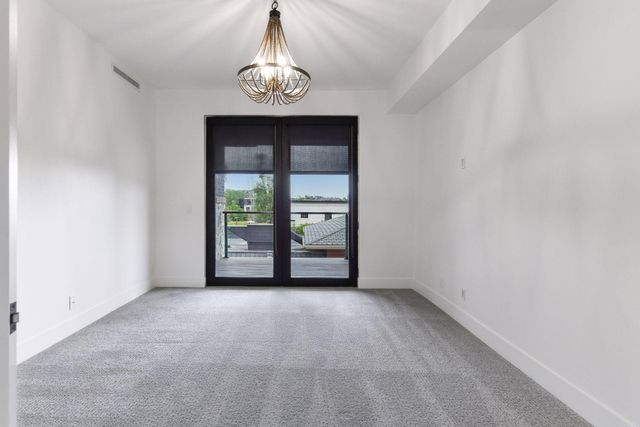 222 Ferndale Road S 207, Wayzata, MN 55391