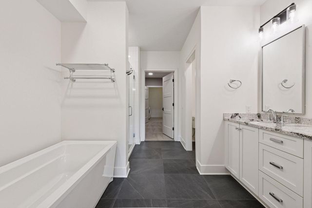 222 Ferndale Road S 207, Wayzata, MN 55391