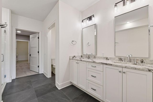 222 Ferndale Road S 207, Wayzata, MN 55391