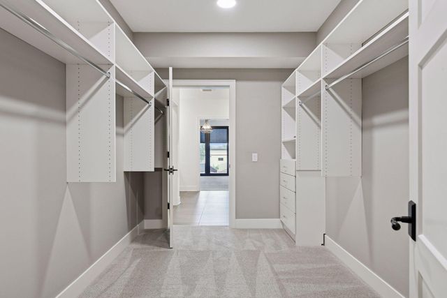 222 Ferndale Road S 207, Wayzata, MN 55391