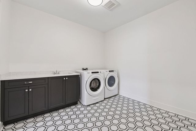 222 Ferndale Road S 207, Wayzata, MN 55391