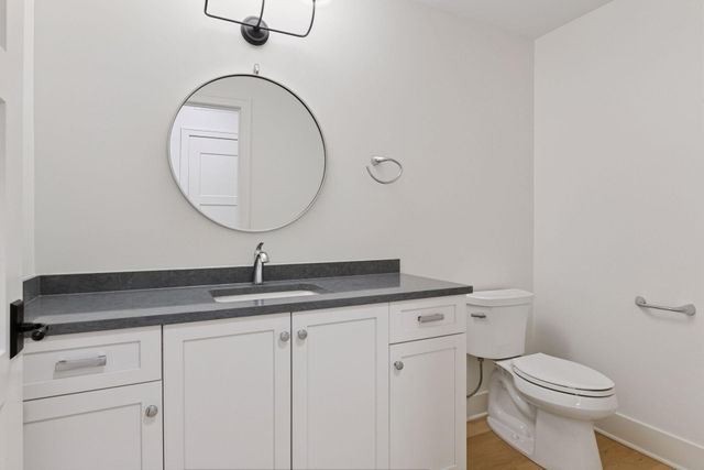 222 Ferndale Road S 207, Wayzata, MN 55391