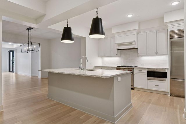 222 Ferndale Road S 207, Wayzata, MN 55391