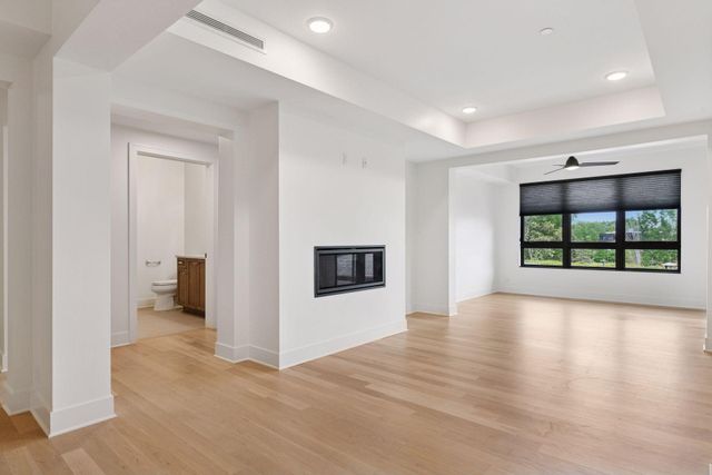 222 Ferndale Road S 207, Wayzata, MN 55391