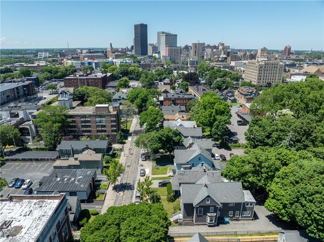 4 Sanford Place, Rochester, NY 14620