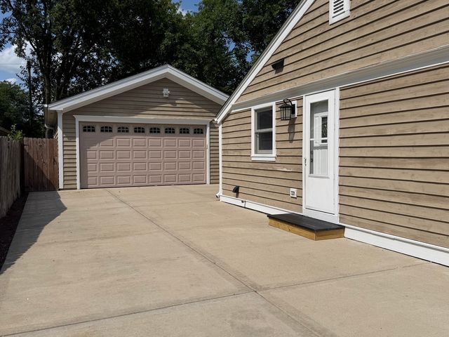 2204 Campbell Street, Rolling Meadows, IL 60008