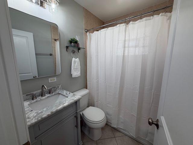 2204 Campbell Street, Rolling Meadows, IL 60008