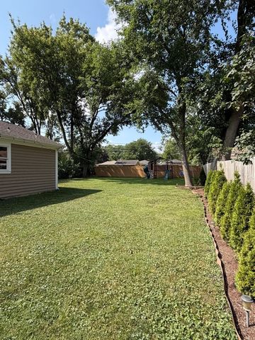 2204 Campbell Street, Rolling Meadows, IL 60008