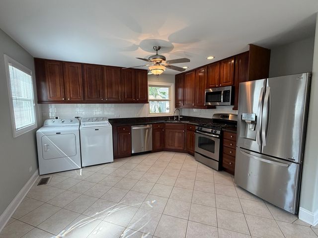 2204 Campbell Street, Rolling Meadows, IL 60008