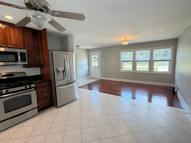 2204 Campbell Street, Rolling Meadows, IL 60008