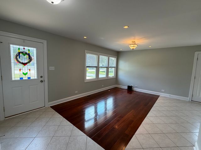 2204 Campbell Street, Rolling Meadows, IL 60008