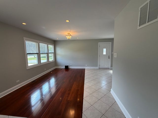 2204 Campbell Street, Rolling Meadows, IL 60008