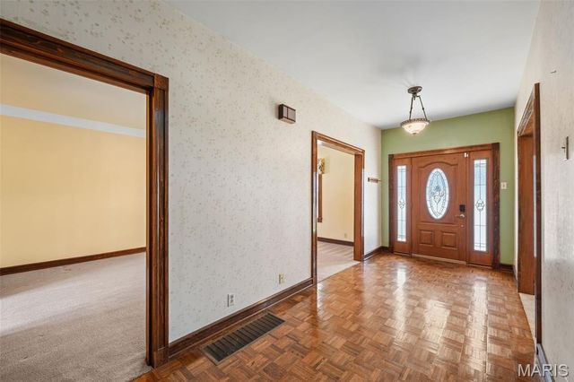 1215 Sunset Avenue, Richmond Heights, MO 63117