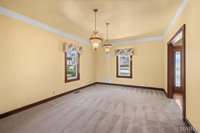 1215 Sunset Avenue, Richmond Heights, MO 63117