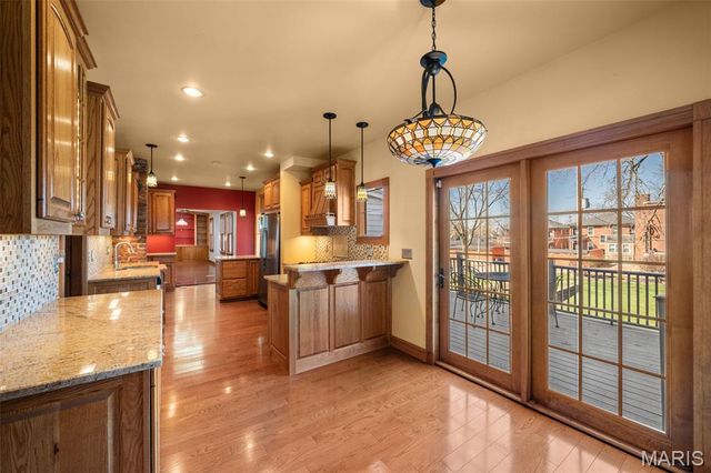 1215 Sunset Avenue, Richmond Heights, MO 63117