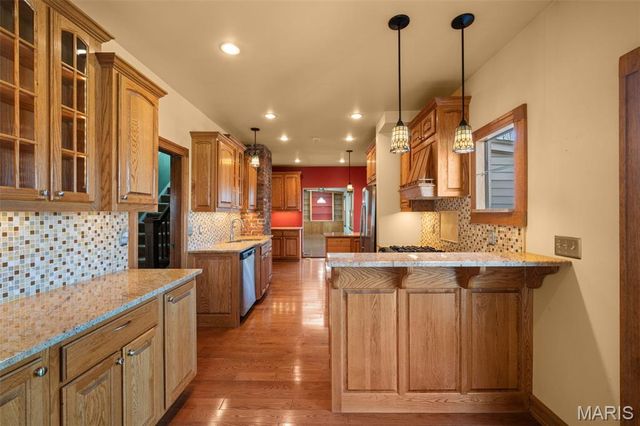 1215 Sunset Avenue, Richmond Heights, MO 63117