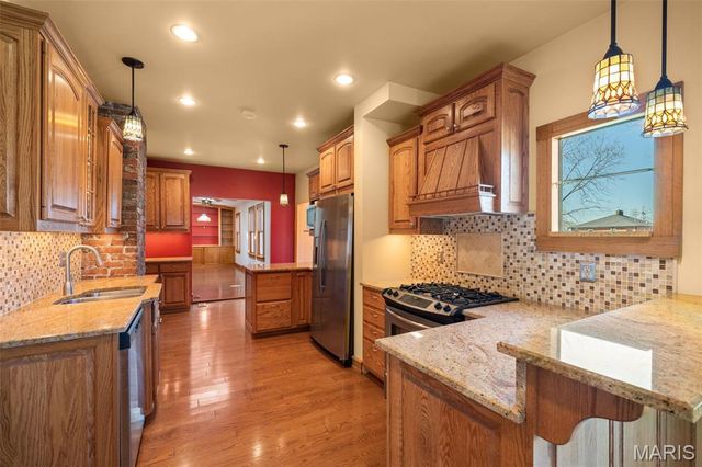 1215 Sunset Avenue, Richmond Heights, MO 63117