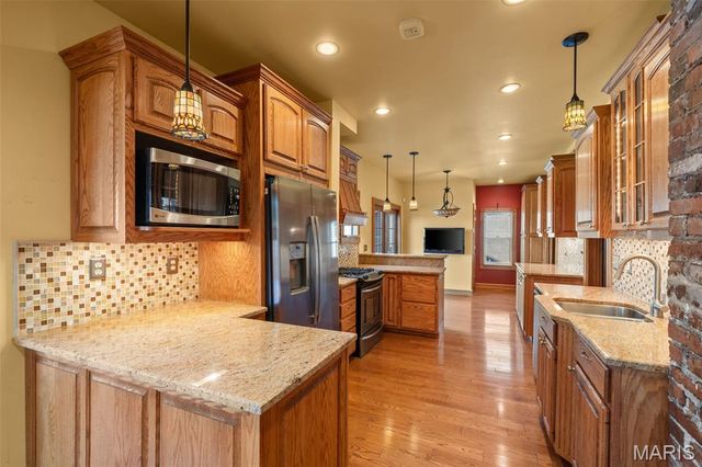 1215 Sunset Avenue, Richmond Heights, MO 63117