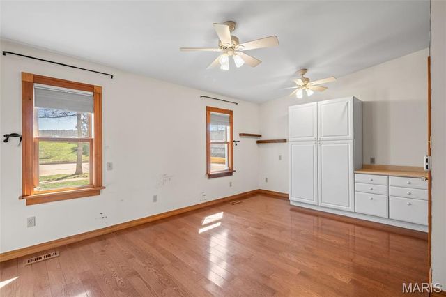 1215 Sunset Avenue, Richmond Heights, MO 63117