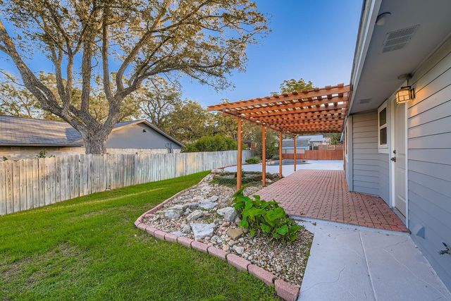 9201 HEATHERWOOD DR, Austin, TX 78748