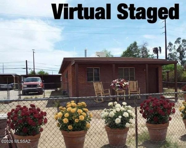 4552 E Douglas Street, Tucson, AZ 85711