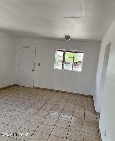 4552 E Douglas Street, Tucson, AZ 85711