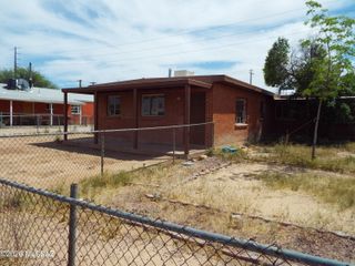 4552 E Douglas Street, Tucson, AZ 85711
