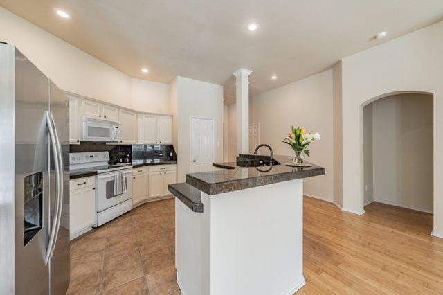 9853 Autumn Sage Drive, Fort Worth, TX 76108