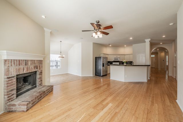 9853 Autumn Sage Drive, Fort Worth, TX 76108