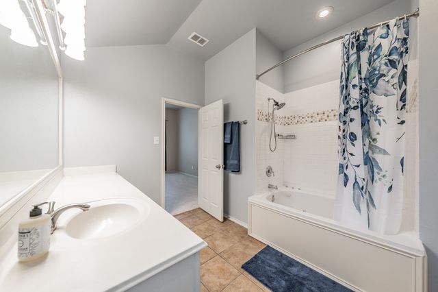 9853 Autumn Sage Drive, Fort Worth, TX 76108