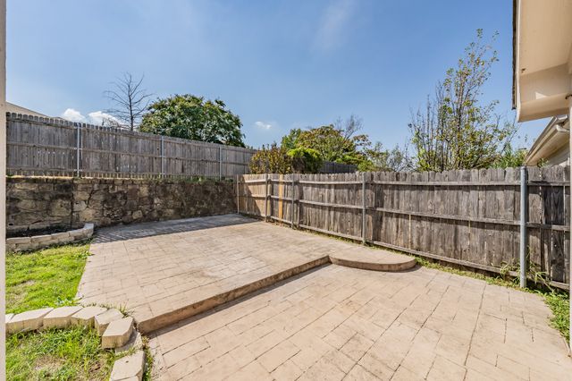 9853 Autumn Sage Drive, Fort Worth, TX 76108