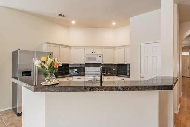 9853 Autumn Sage Drive, Fort Worth, TX 76108