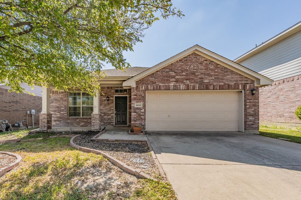 9853 Autumn Sage Drive, Fort Worth, TX 76108