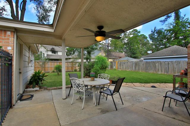 3414 Flickering Candle Drive, Spring, TX 77388
