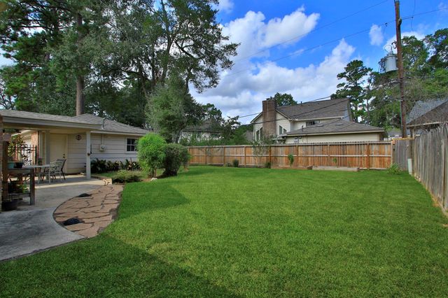 3414 Flickering Candle Drive, Spring, TX 77388