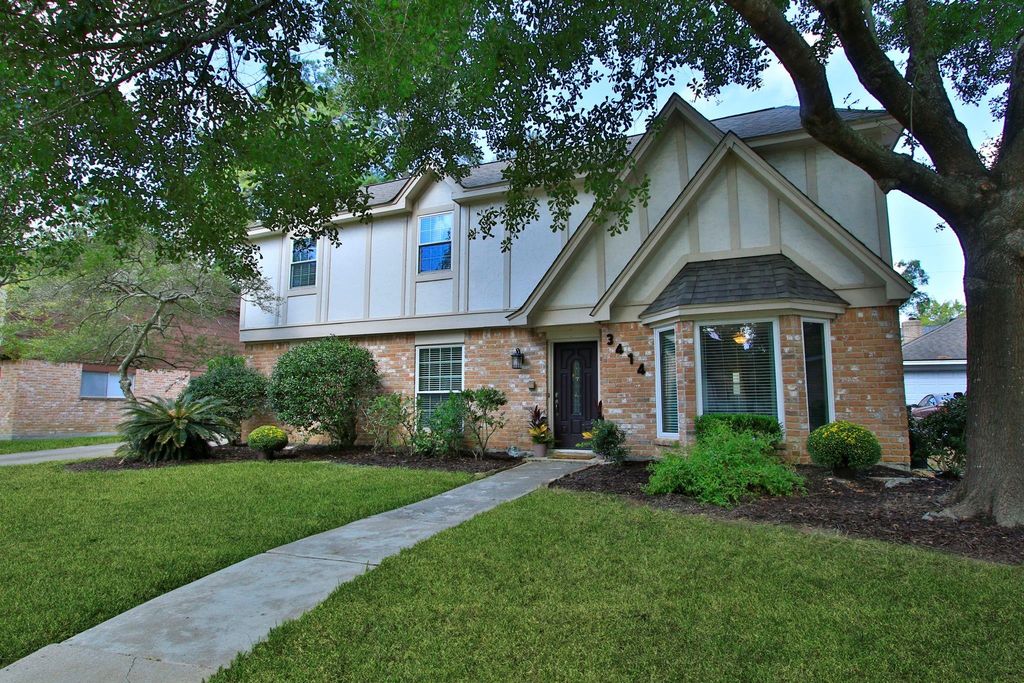 3414 Flickering Candle Drive, Spring, TX 77388