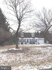 4356 LOTUS LN, Coopersburg, PA 18036