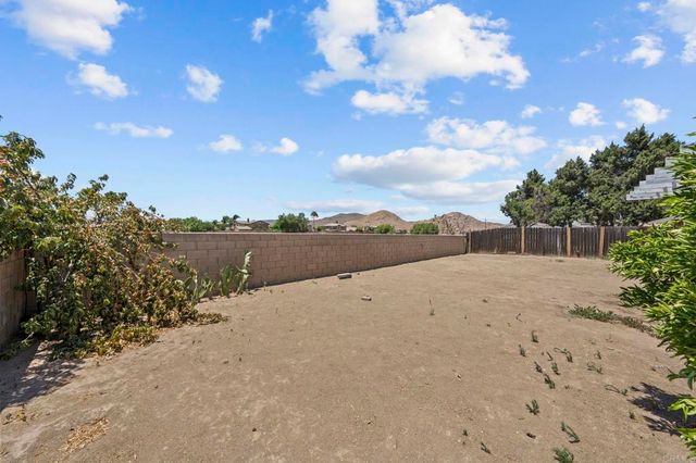 255 Cavendish Drive, Hemet, CA 92545