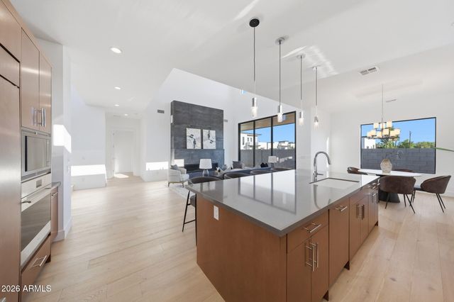100 W Northern Avenue 7, Phoenix, AZ 85021