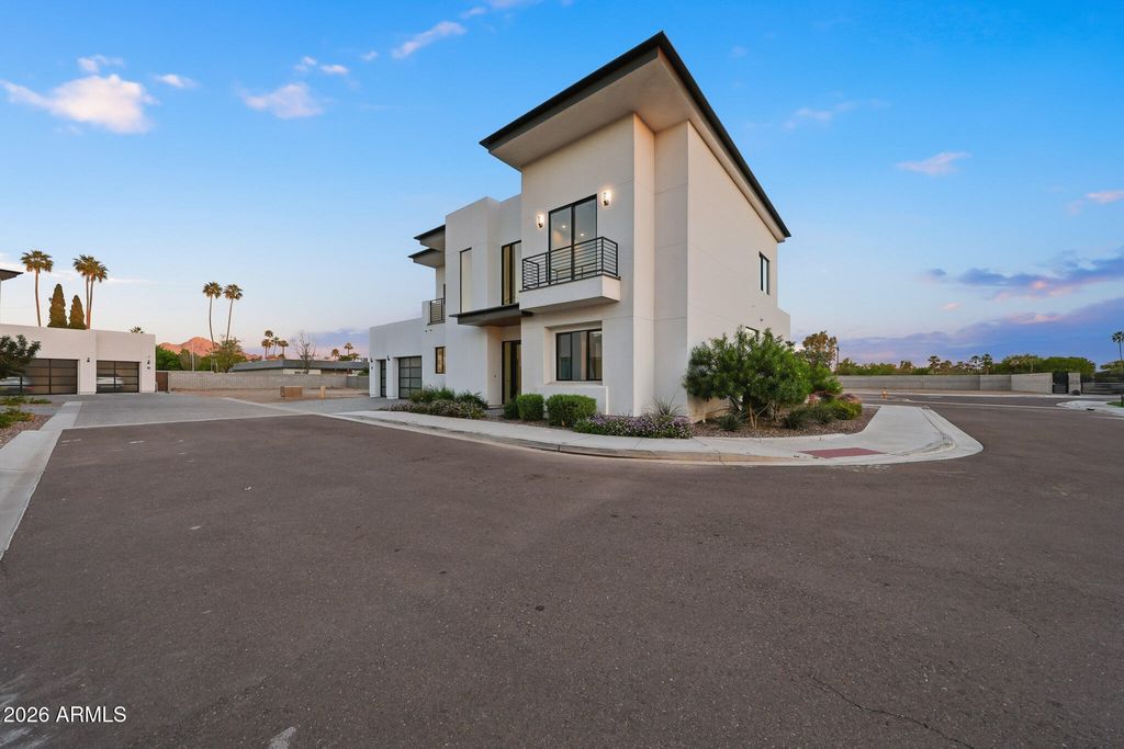 100 W Northern Avenue 7, Phoenix, AZ 85021 — photo 2